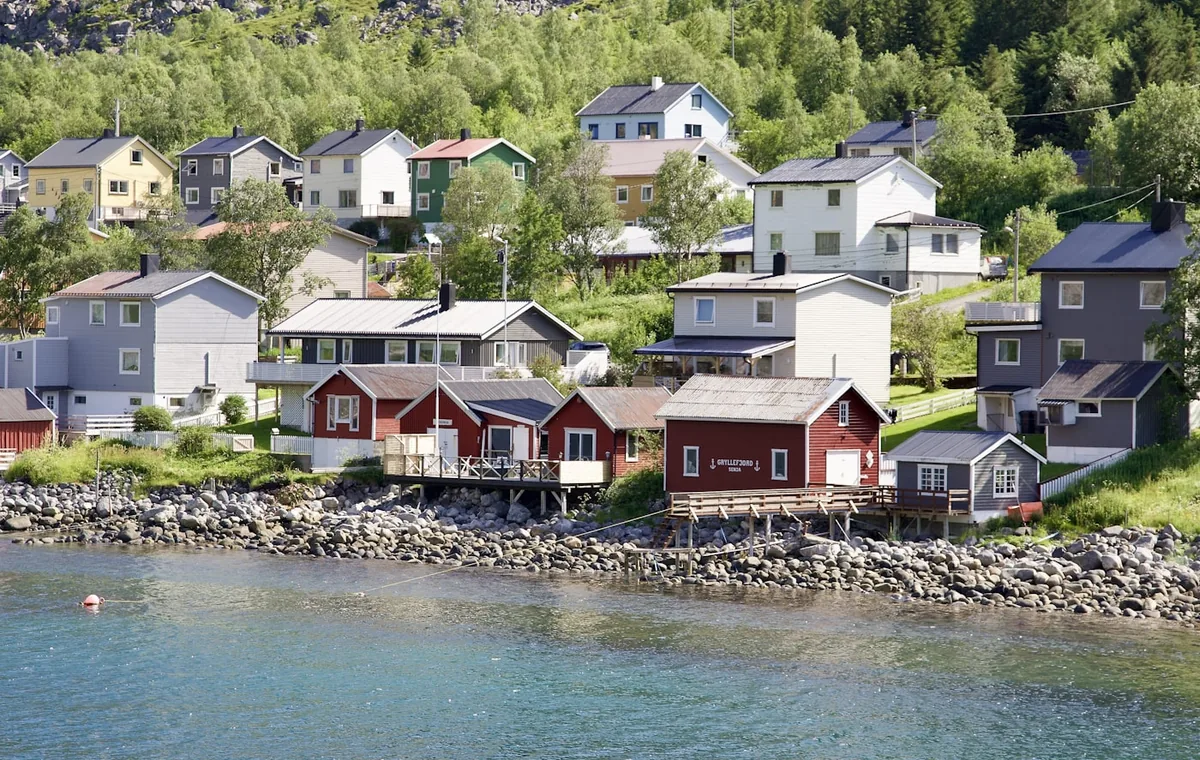 Eiendomsmegler Lyngdal - boliger og nabolag i Lyngdal